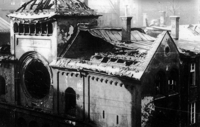 Мюнхенская синагога «Охель Яаков», разгромленная во время «Хрустальной ночи».