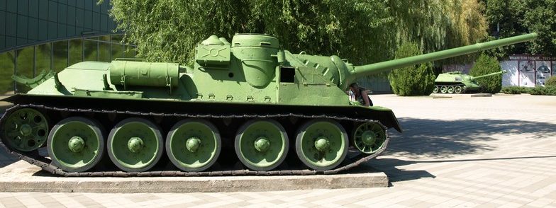 Самоходная артиллерийская установка СУ-100.