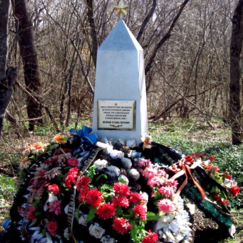 ст-ца. Смоленская Северского р-на. Братская могила советских воинов, погибших в боях с фашистскими захватчиками.