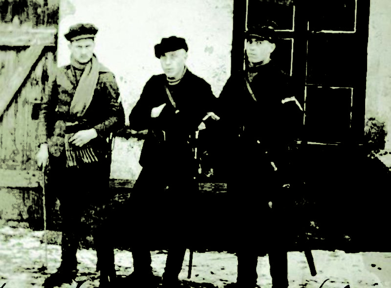 Литовские повстанцы (националисты) в ожидании немцев. Июнь 1941 г.