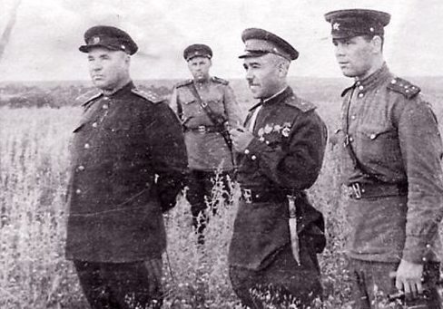 Апанасенко на фронте. 1943 г. 