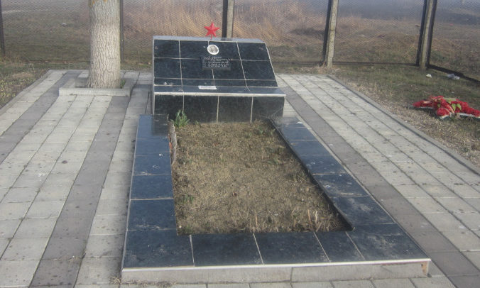 х. Галицын Славянского р-на. Братская могила советских воинов, погибших в боях с фашистскими захватчиками.