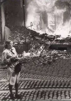 Берлин. Утро после британской бомбежки. Август 1943 г. 