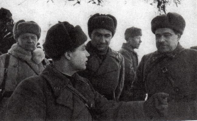 Л.А. Говоров среди командиров 5-й армии. Январь 1942 г.
