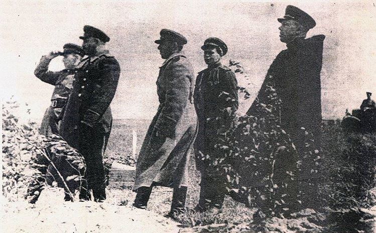 Али Гучигов и Баграмян. 1943 г.