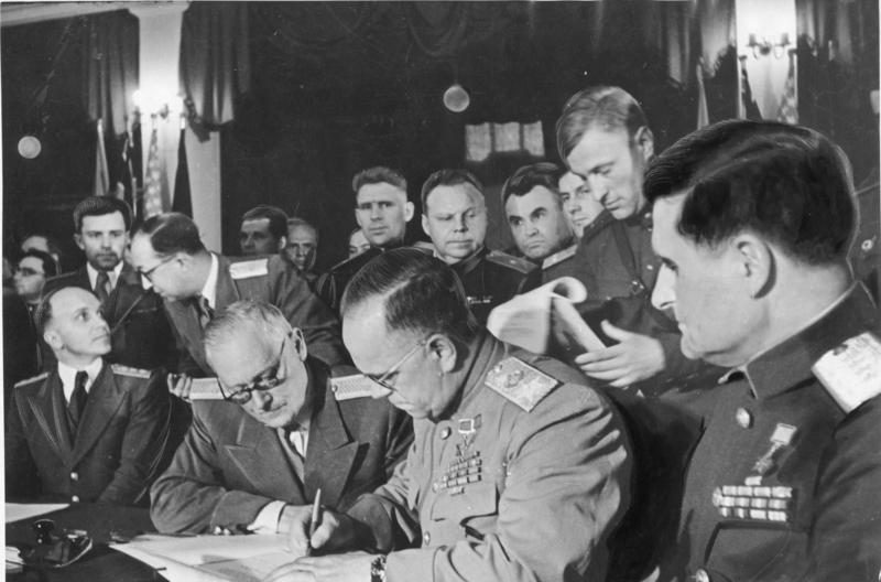 Подписание Акта о безоговорочной капитуляции Германии. 8 мая 1945 г.