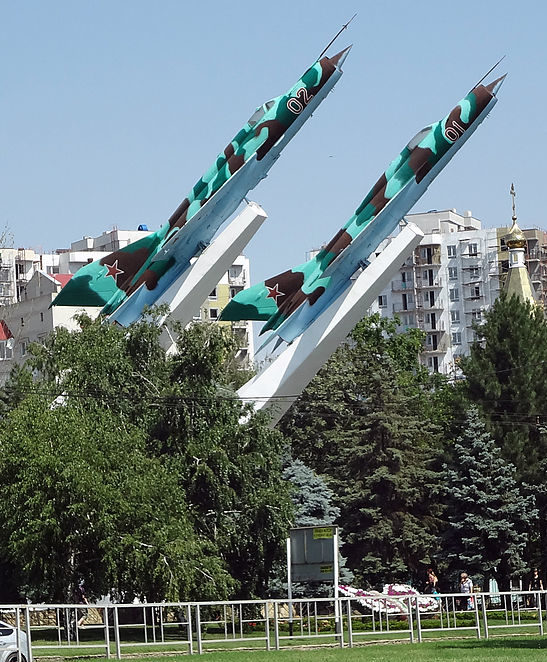 г. Краснодар. Памятник, установленный в 1985 году защитникам кубанского неба в годы войны.