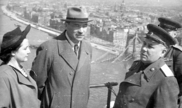 Л.А. Говоров в отпуске с женой в Будапеште. 1946г. 