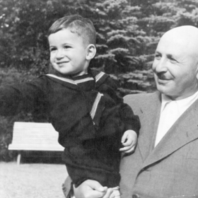Баграмян с внуком. 1949 г.