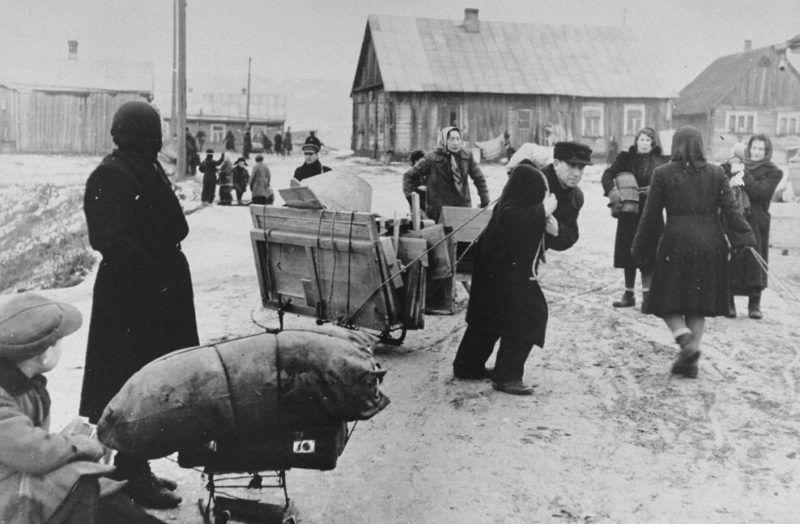 Переселение евреев в Каунасское гетто. 1942 г.