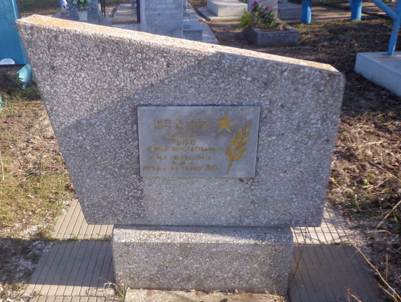 ст-ца. Привольная Каневского р-на. Могила неизвестного советского воина на станичном кладбище.