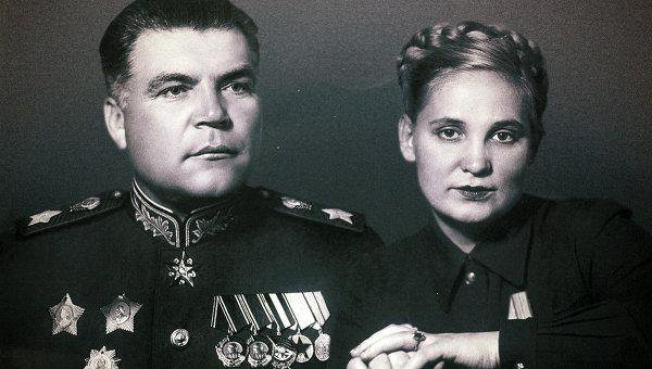 Родион Малиновский и Раиса Кучеренко. 1944 г. 