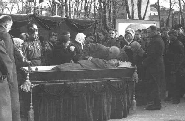 Похороны генерала армии Н. Ф. Ватутина. Киев, 17 апреля 1944 г.