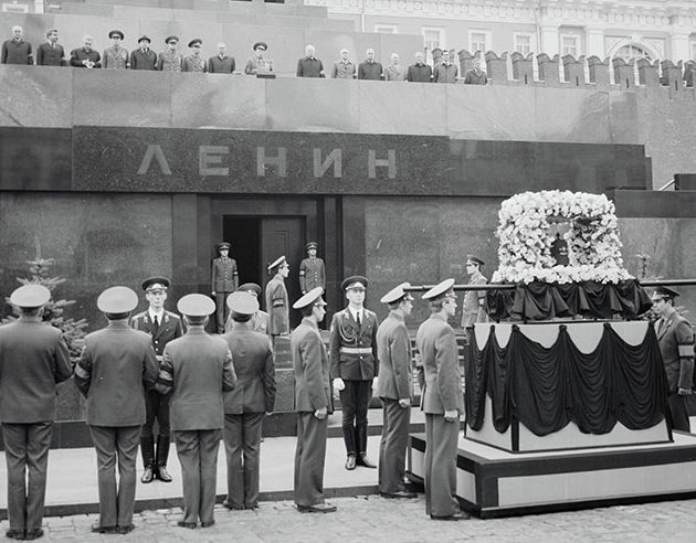 Похороны маршала Баграмяна на Красной площади. 1982 г. 