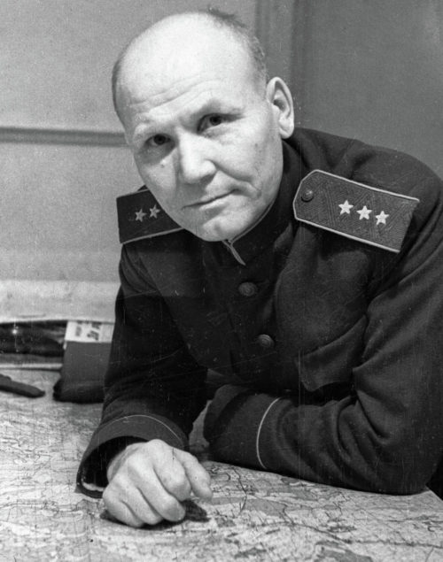 Генерал-полковник Конев - командующий войсками Степного фронта. 1943 г