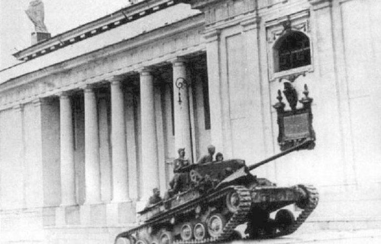 Красная Армия входит в Вильнюс. Июль 1944 г.