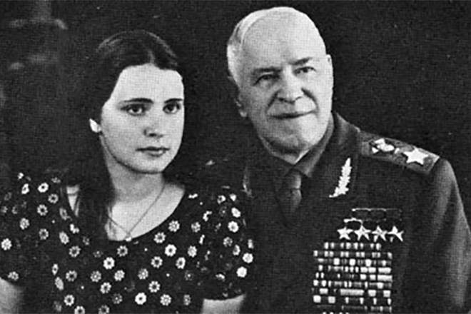 Георгий Жуков с дочерью Марией. 1973 г.