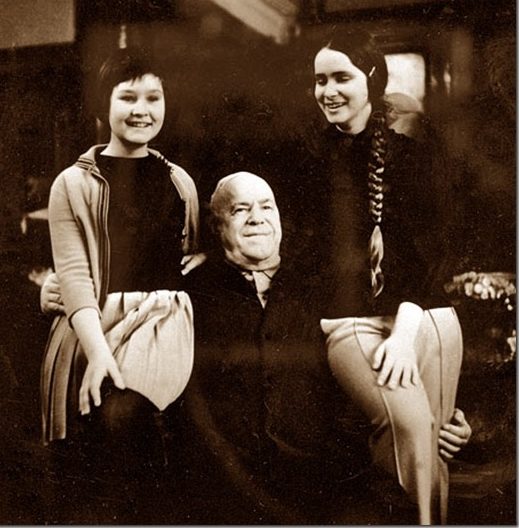 Жуков с дочерью Марией (справа) и внучкой. 1974 г. 