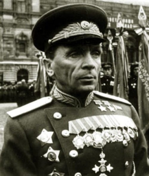 Батов на параде Победы. 1945 г.
