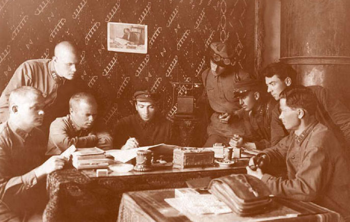Штаб 11-го Хорезмского кавалерийского полка войск ОГПУ. 3-й слева И. И. Масленников. г.Ташауз, 1933 г.