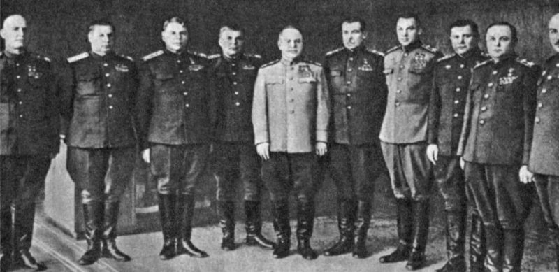 Командующие фронтами. И.С. Конев – первый слева. 1945 г.