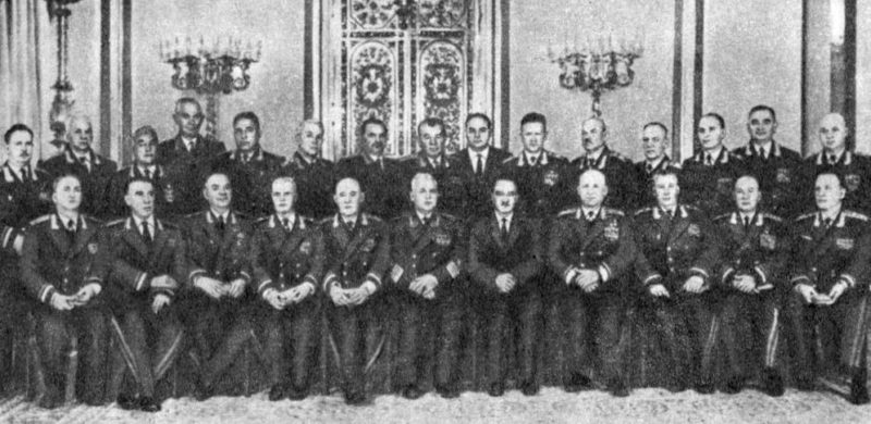 Советские военачальники – депутаты Верховного Совета СССР. И.С. Конев – четвертый в первом ряду справа. 1965 г.