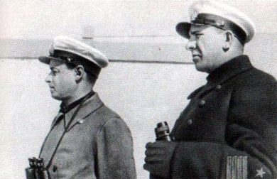 Командующий КБФ И.С. Исаков и начальник отдела боевой подготовки штаба флота В.Ф. Трибуц. 1937 г. 