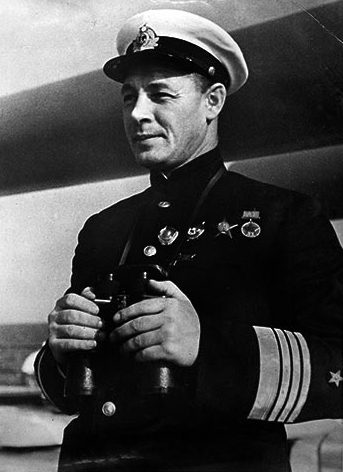 Исаков - капитан 1-го ранга. 1938 г. 