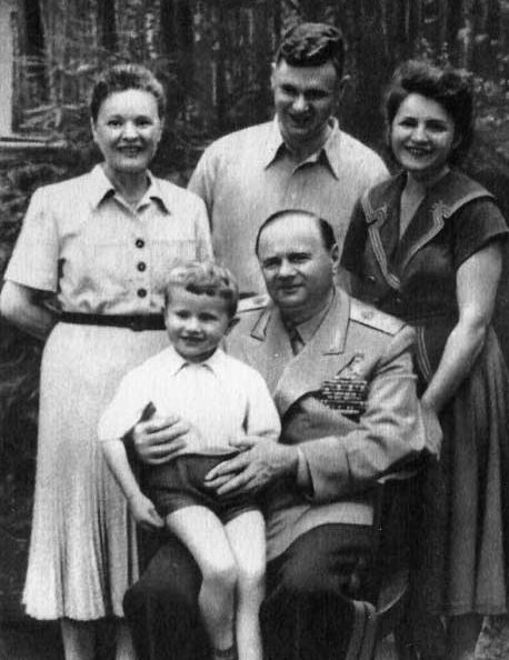 Мерецков с семьей. 1957 г. 