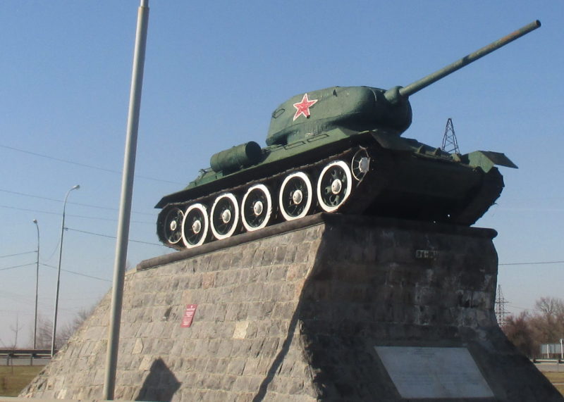 х. Телегин Красноармейского р-на. Памятник-танк Т-34, установленный в честь воинов-танкистов, освобождавших Кубань.