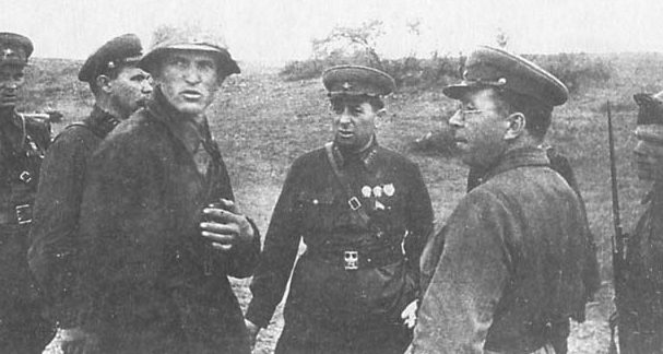 Мехлис на фронте. 1941 г. 