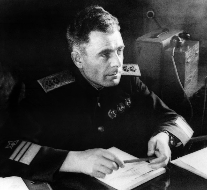 Командующий Северным флотом вице-адмирал А. Г. Головко. 1944 г. 