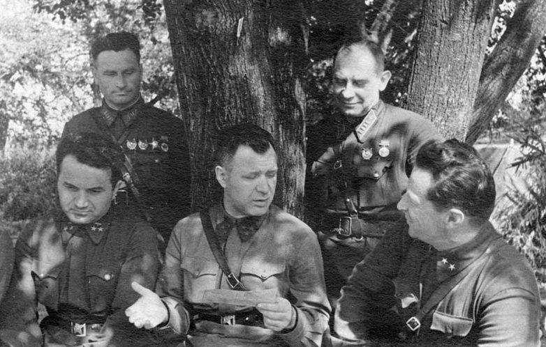 Новиков на фронте. 1941 г.