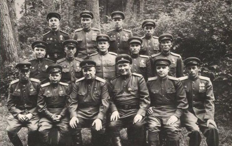 Гореленко с членами Военного Совета 32-й армии. 1944 г. 