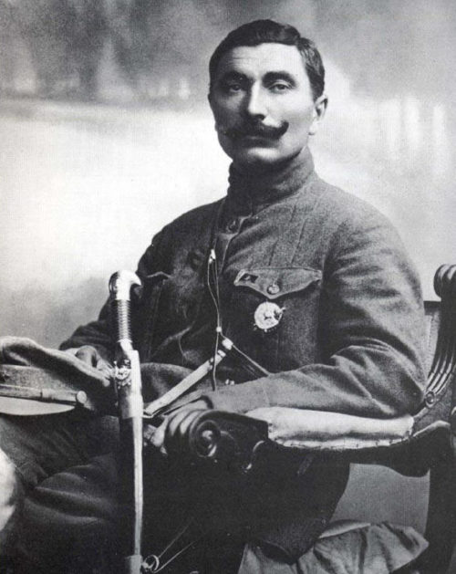 Буденный после награждения первым орденом Красного Знамени. 1919 г.