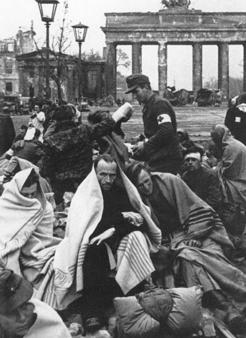 Немецкие военнопленные. Май. 1945 г.
