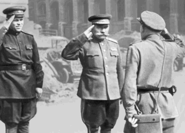  С. M. Буденный в Берлине. Май 1945 г.