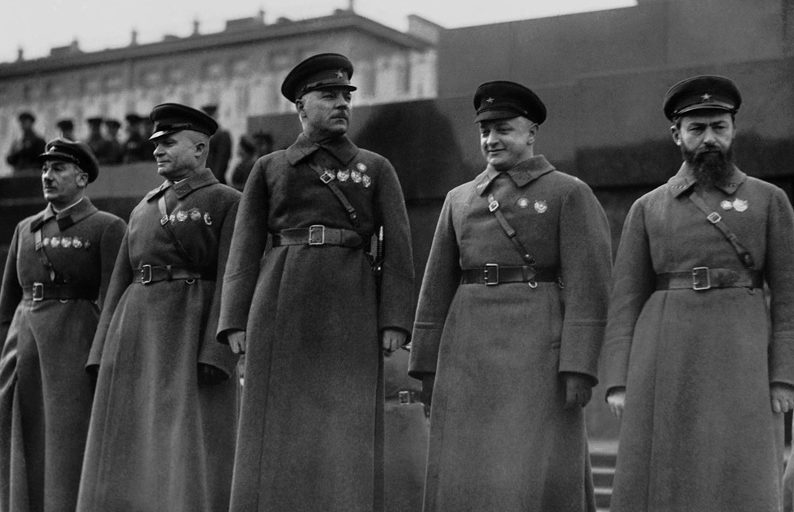 Генрих Ягода, Александр Егоров, Климент Ворошилов, Михаил Тухачевский и Ян Гамарник. 1932 г.