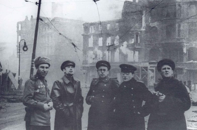 Советские корреспонденты в Берлине. Май 1945 г.