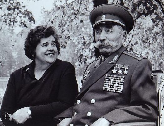 Семен Буденный с женой Марией. 1970 г. 