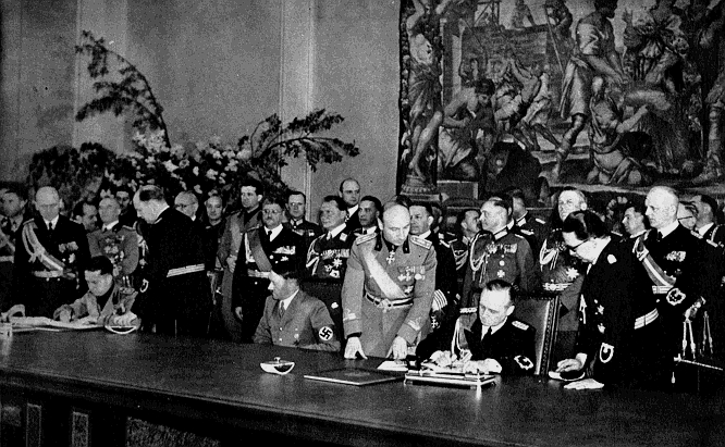 Галеаццо Чиано, Адольф Гитлер и Иоахим фон Риббентроп на подписании «Стального пакта». Берлин, 22 мая 1939 г. 