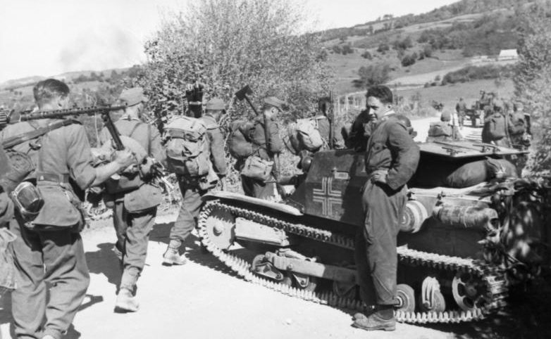 Немецкие солдаты в Албании. Сентябрь 1943 г. 