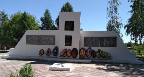 х. Мещеряковский Верхнедонского р-на. Мемориал по улице Плешакова 13б, установленный в 1951 году в память о погибших земляках.