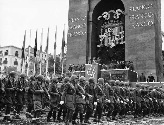 Франко на параде победы в Мадриде. 1939 г. 