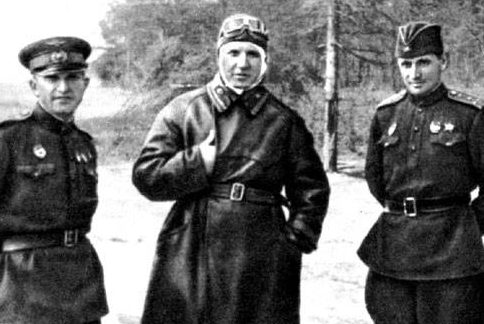 Советские добровольцы в Китае. Слева направо: А.А. Шумейко, Ф.П. Полынин, Г.А. Иванов.