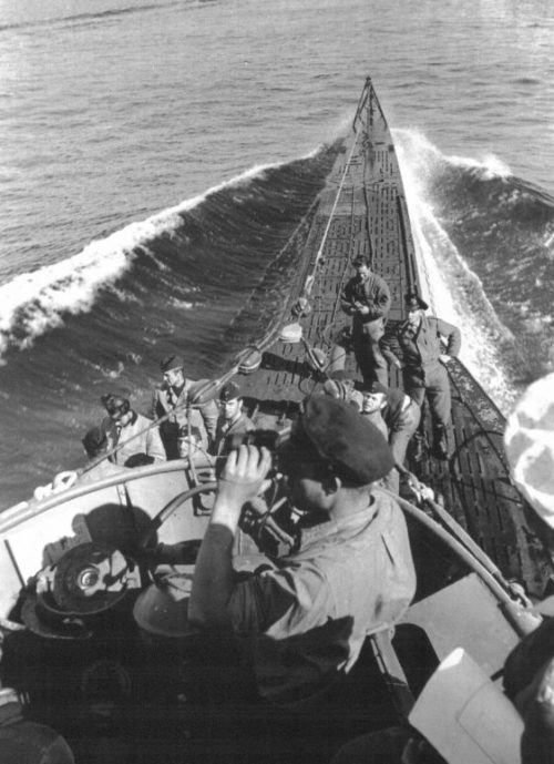 Немецкая подлодка «U-100» возвращается из похода в Лорьян. Сентябрь 1940 г.