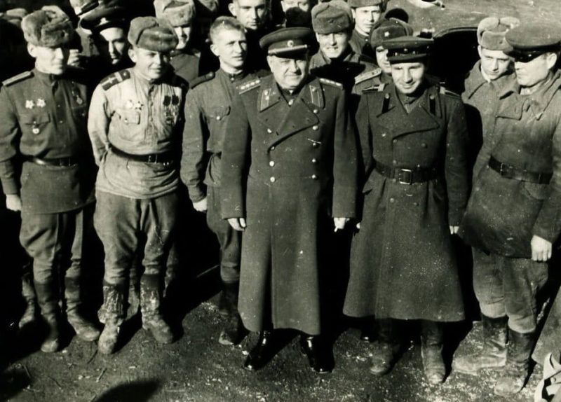 Генерал армии А.В. Хрулев во время посещения гарнизона в Австрии. 1946 г.