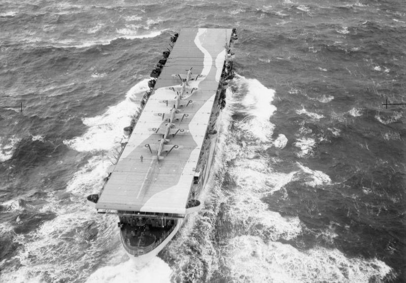 Британский эскортный авианосец «Avenger». 1942 г. 