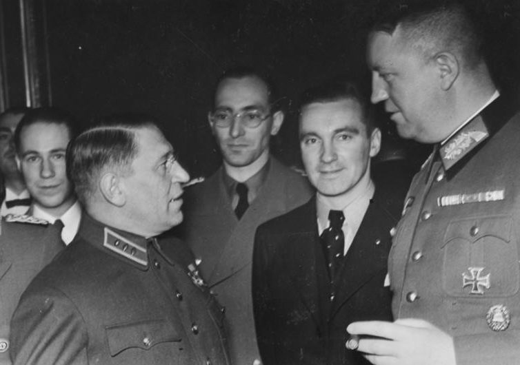 Генерал Пуркаев и генерал Фридрих Фромм. 1939 г. 