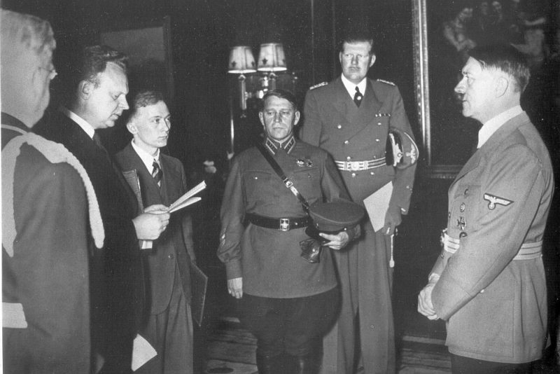 Пуркаев в составе советской делегации на встрече с Гитлером. Берлин, 3 сентября 1939 г.
